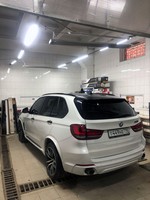 Обклейка крыши в чёрный глянец автомобиль BMW X5