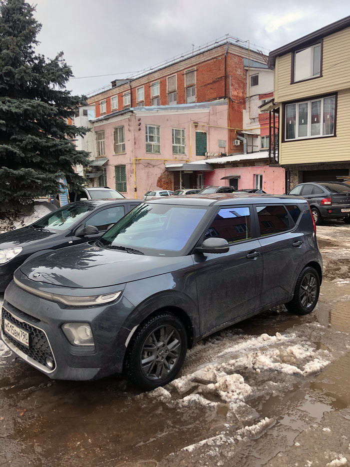Тонирование передних стёкол Пленка хамелеон по ГОСТ автомобиль KIA soul